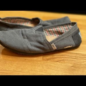 Toms shoes